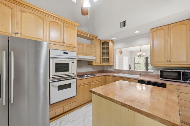 9364 Ketay Circle 5, Boca Raton, FL 33428