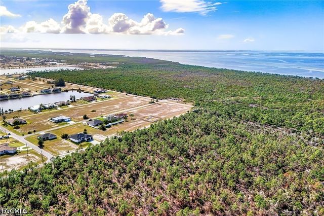 NW 40th LN, Cape Coral, FL 33993