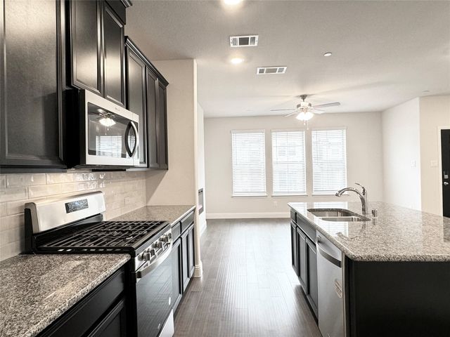 7837 Bayside Drive, Rowlett, TX 75088