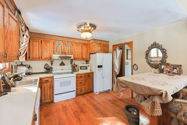 10 Colleen Way, East Bridgewater, MA 02333