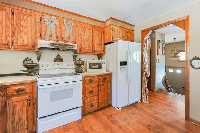 10 Colleen Way, East Bridgewater, MA 02333