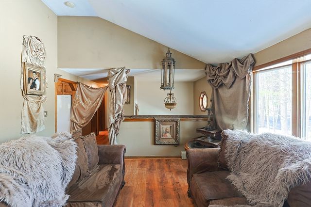 10 Colleen Way, East Bridgewater, MA 02333