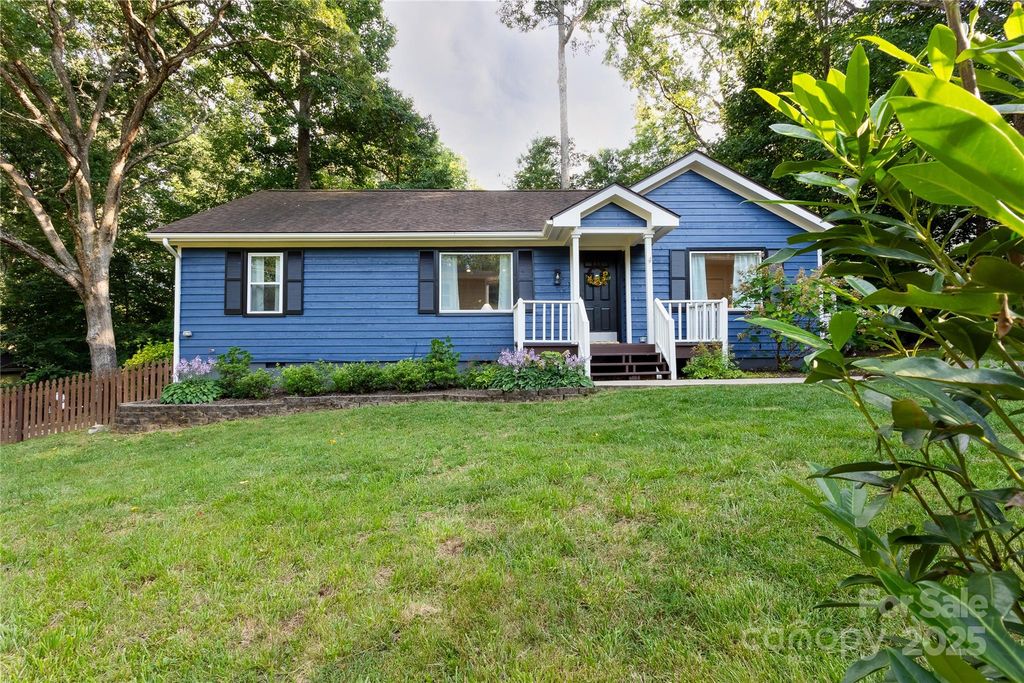 608 Hiawassee Avenue, Black Mountain, NC 28711