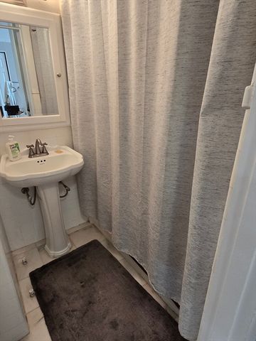 21 Beacon St 10C, Boston, MA 02108