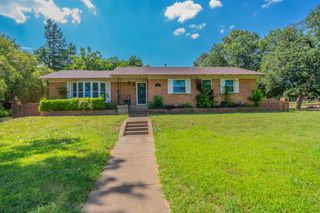 2233 Westfield Street, Grand Prairie, TX 75050