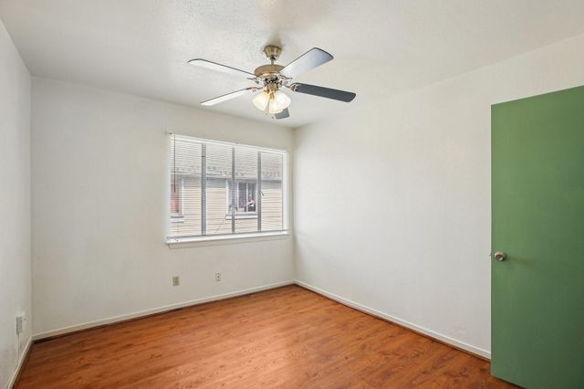 8379 La Roche Lane, Houston, TX 77036