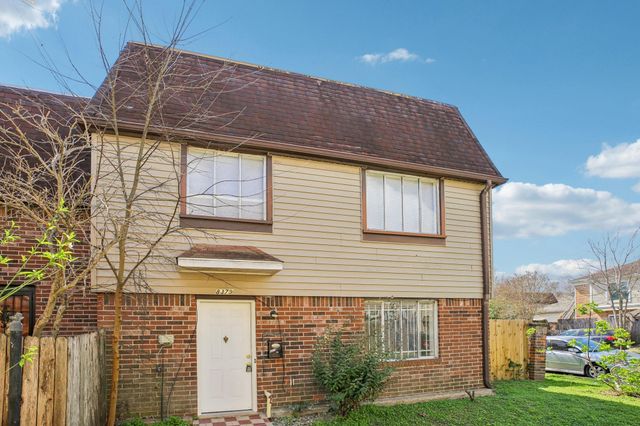 8379 La Roche Lane, Houston, TX 77036