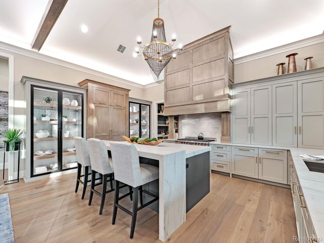 4701 PINNACLE Boulevard, Rochester, MI 48306