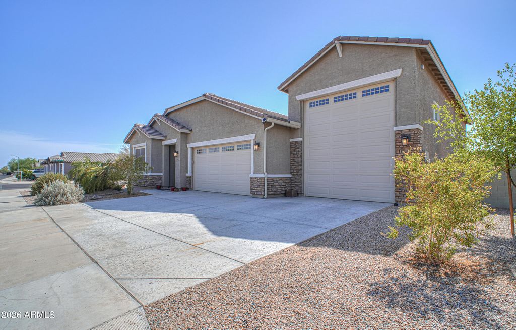 2507 N CASA GRANDE Avenue, Casa Grande, AZ 85122 — photo 2