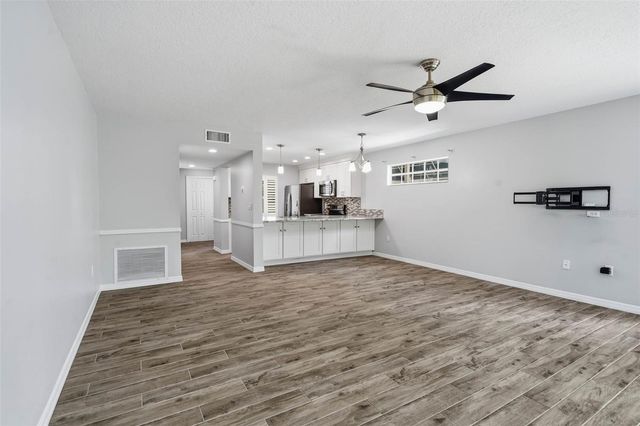 9020 LAKE PLACE LANE 9020, Tampa, FL 33634
