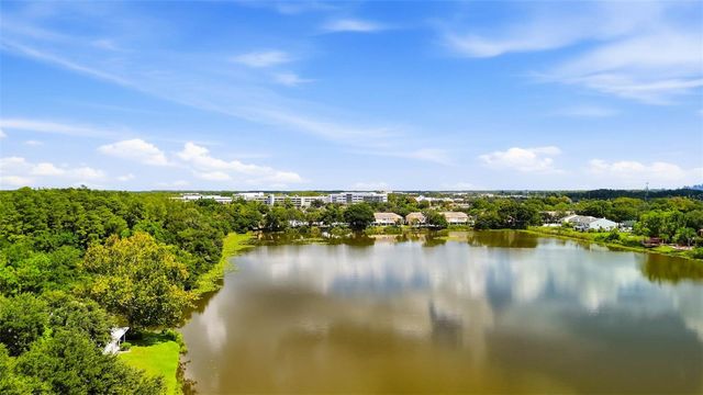 9020 LAKE PLACE LANE 9020, Tampa, FL 33634