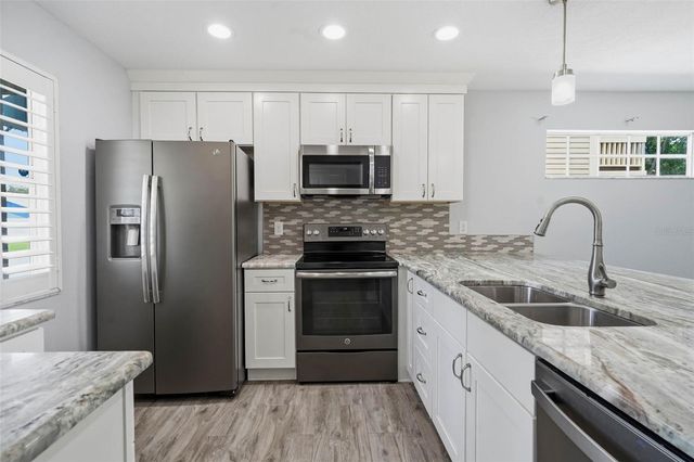 9020 LAKE PLACE LANE 9020, Tampa, FL 33634