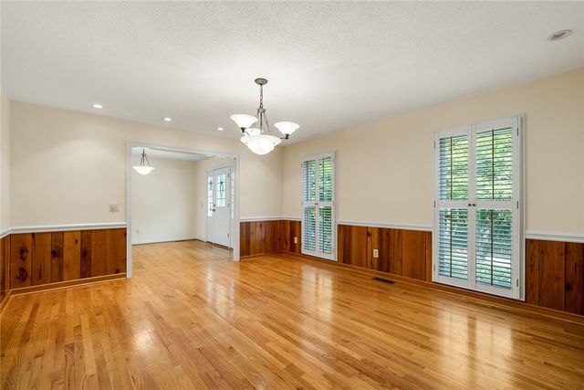 208 Oak Hollow Court, Seneca, SC 29672