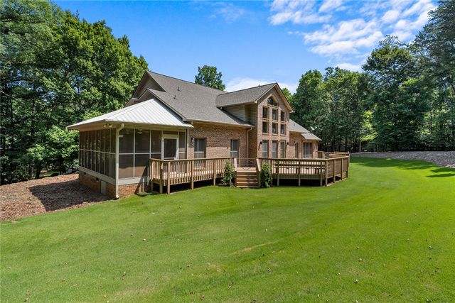208 Oak Hollow Court, Seneca, SC 29672