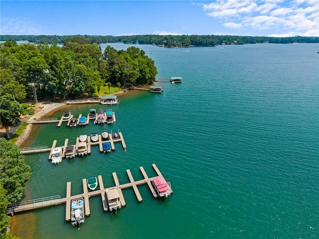 208 Oak Hollow Court, Seneca, SC 29672