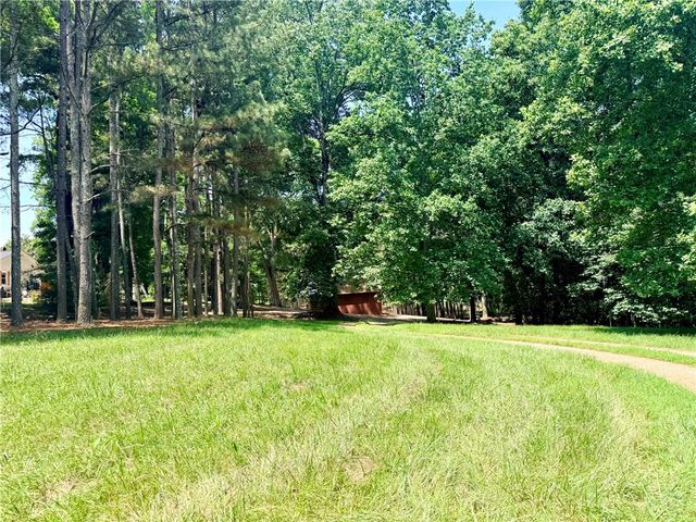 208 Oak Hollow Court, Seneca, SC 29672