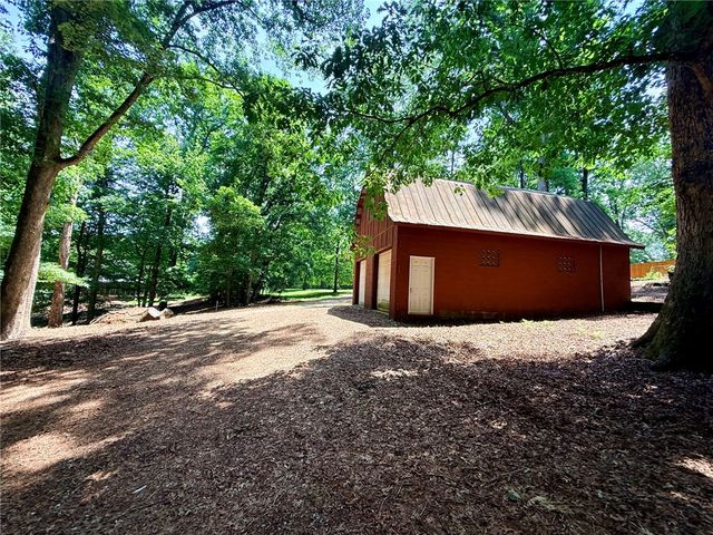208 Oak Hollow Court, Seneca, SC 29672
