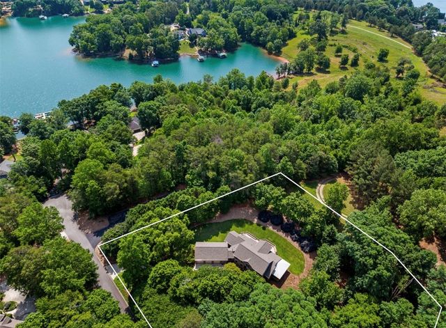 208 Oak Hollow Court, Seneca, SC 29672