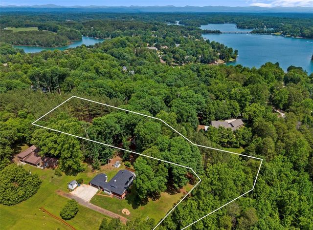 208 Oak Hollow Court, Seneca, SC 29672