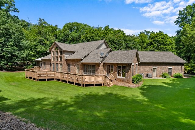 208 Oak Hollow Court, Seneca, SC 29672
