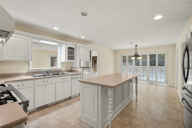 208 Oak Hollow Court, Seneca, SC 29672