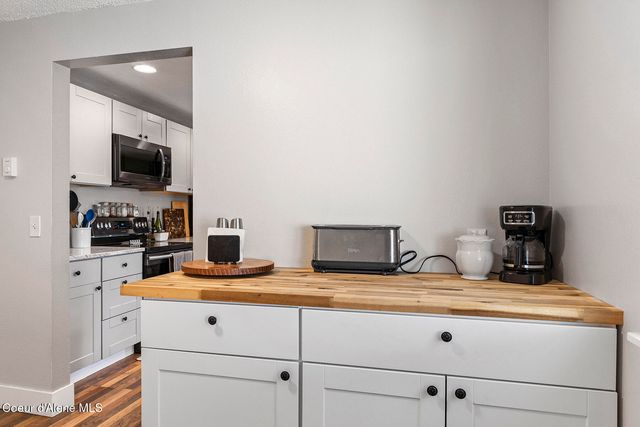 109 E Alvis RD, Hayden, ID 83835