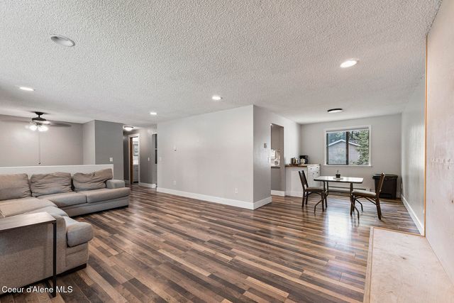 109 E Alvis RD, Hayden, ID 83835