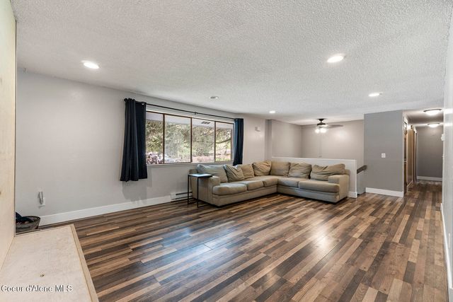 109 E Alvis RD, Hayden, ID 83835
