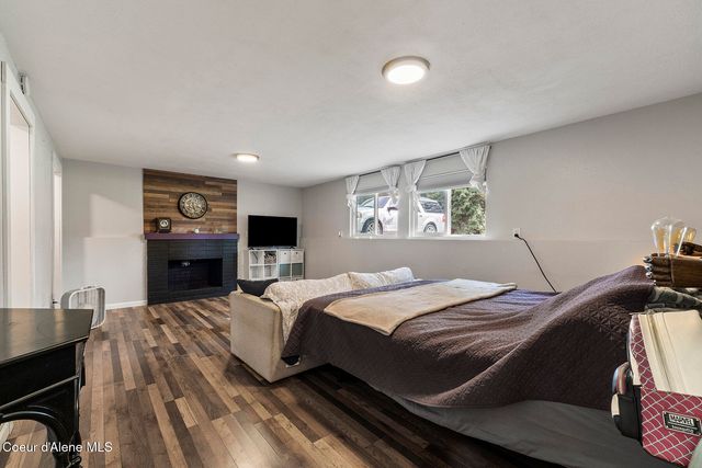 109 E Alvis RD, Hayden, ID 83835