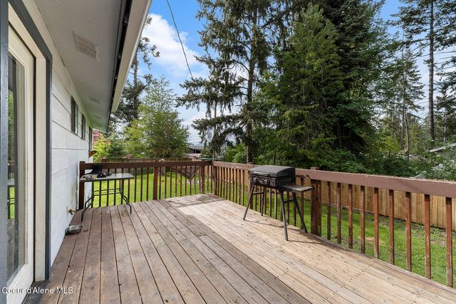 109 E Alvis RD, Hayden, ID 83835