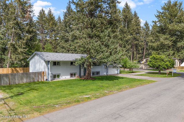 109 E Alvis RD, Hayden, ID 83835