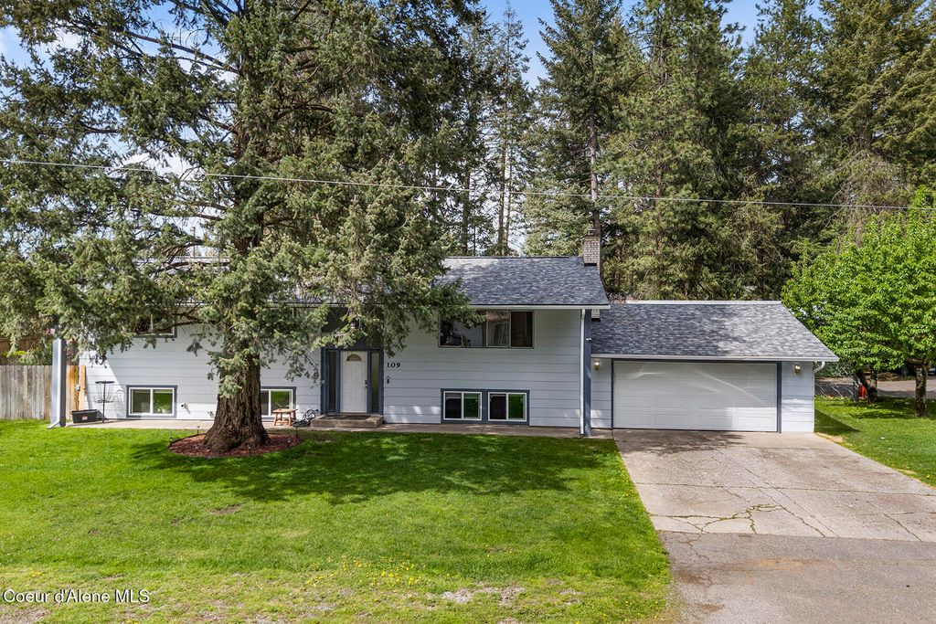 109 E Alvis RD, Hayden, ID 83835