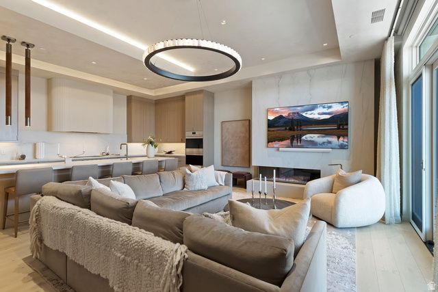 1920 E RODEO WALK DR DR, Holladay, UT 84117