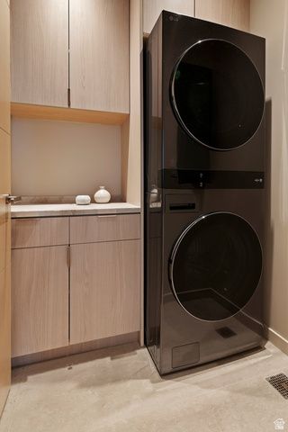 1920 E RODEO WALK DR DR, Holladay, UT 84117