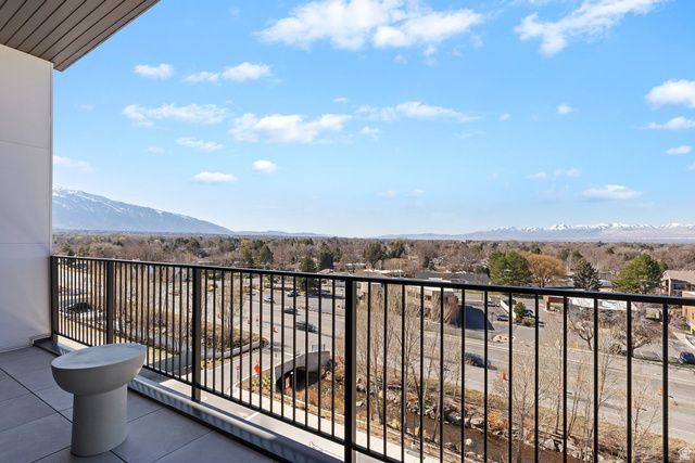 1920 E RODEO WALK DR DR, Holladay, UT 84117