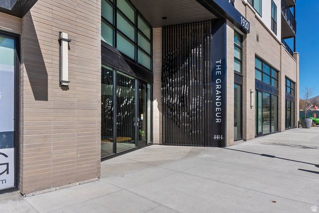 1920 E RODEO WALK DR DR, Holladay, UT 84117