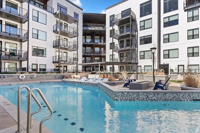 1920 E RODEO WALK DR DR, Holladay, UT 84117