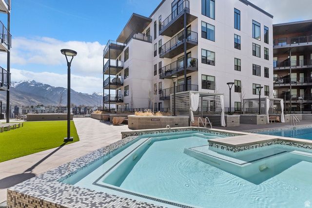 1920 E RODEO WALK DR DR, Holladay, UT 84117