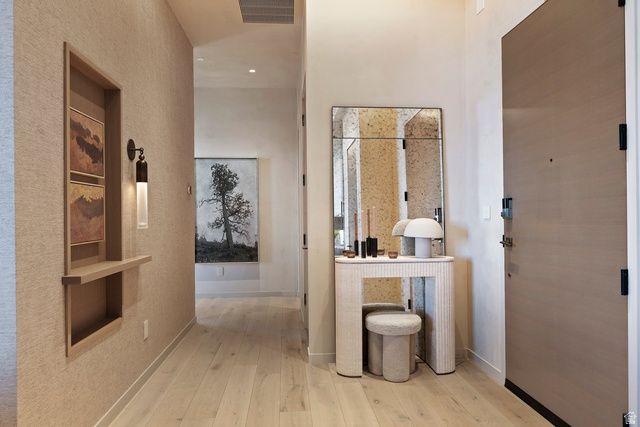 1920 E RODEO WALK DR DR, Holladay, UT 84117