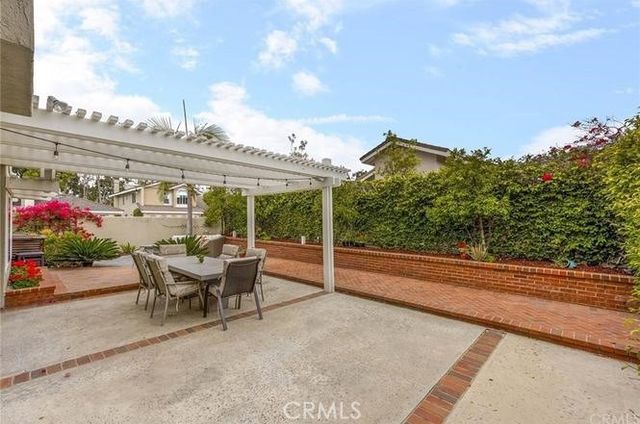 1 Whispering Wind, Irvine, CA 92614