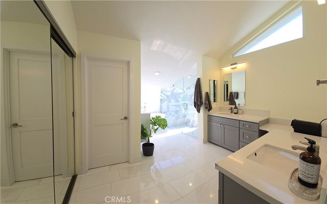 1 Whispering Wind, Irvine, CA 92614