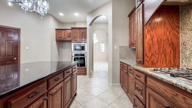 6812 Sail Away Place, Grand Prairie, TX 75054