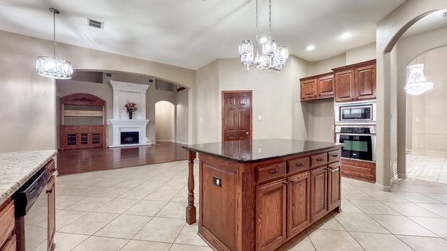 6812 Sail Away Place, Grand Prairie, TX 75054