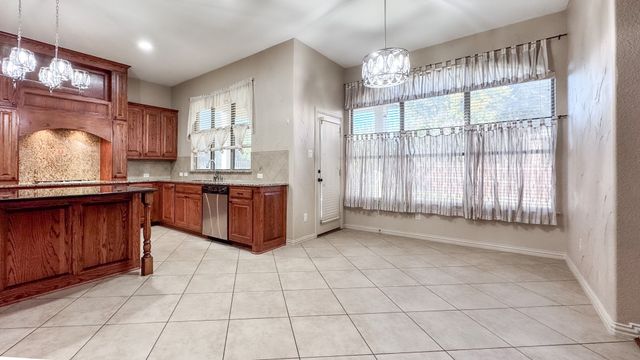 6812 Sail Away Place, Grand Prairie, TX 75054