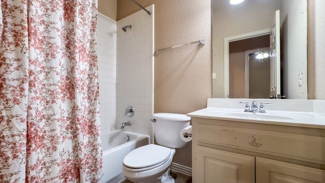 6812 Sail Away Place, Grand Prairie, TX 75054