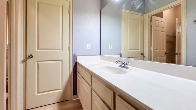 6812 Sail Away Place, Grand Prairie, TX 75054