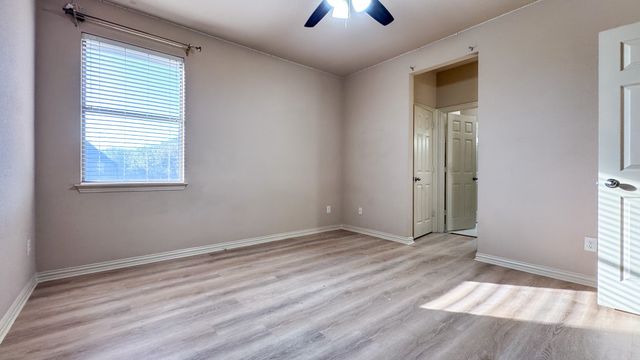 6812 Sail Away Place, Grand Prairie, TX 75054