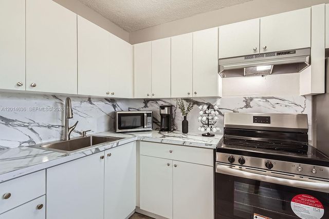 311 NW 42ND CT 101, Pompano Beach, FL 33064