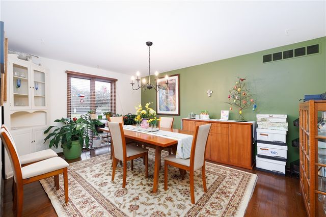 7 Bay Colony Drive, Pittsford, NY 14534