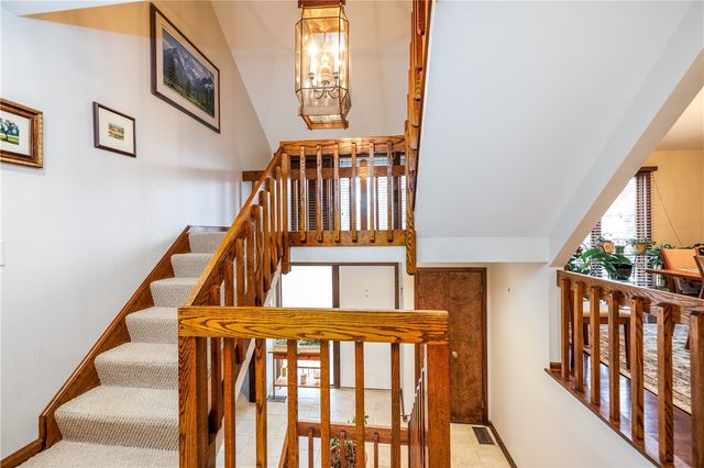 7 Bay Colony Drive, Pittsford, NY 14534